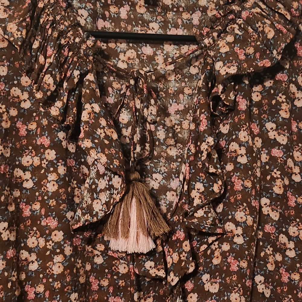 AE Blouse - Picture 4 of 4